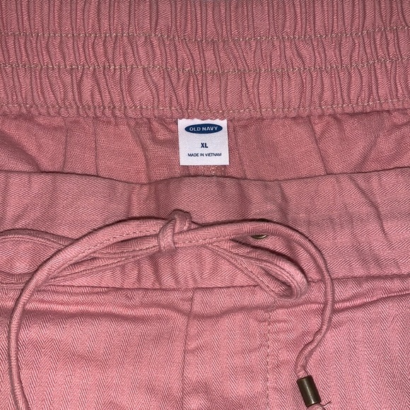 Old Navy Twill Cropped Pants - Picture 2 of 4